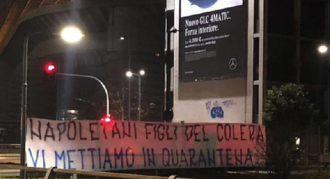 Striscione shock a Milano: Napoletani figli del colera, vi mettiamo in quarantena [FOTO]