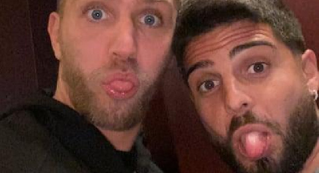 Criscito ed Insigne insieme a Genova nel pre Samp-Napoli: linguaccia per i due napoletani [FOTO]