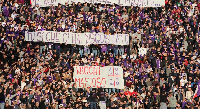Duro striscione dei tifosi viola contro Nicchi: Sei un mafioso [FOTO]