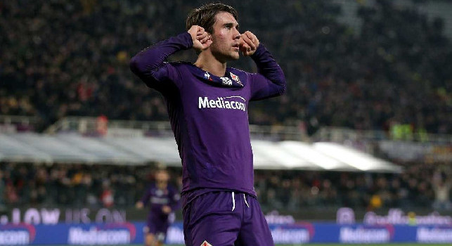 Fiorentina, Vlahovic: Sarei felice di prolungare il contratto con la Viola. Esultanza? Dopo il gol al Napoli...