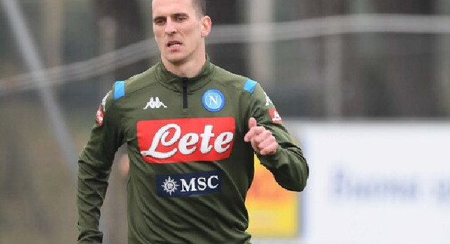 L'agente di Milik ha l'offerta della Juve tra le mani, il Napoli chiede 50mln: prevista una videoconferenza