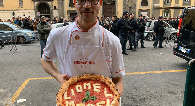E' Messi-mania a Napoli, c'è la pizza dedicata al numero dieci del Barcellona [FOTO]