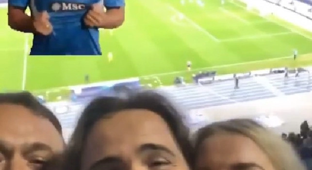 L'esultanza di lady Mertens al goal del marito dalla Tribuna del San Paolo [VIDEO]