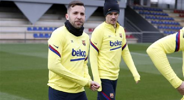 Barcellona, Quique Setien recupera Jordi Alba e Pique: il difensore torna a lavorare in gruppo [FOTO]