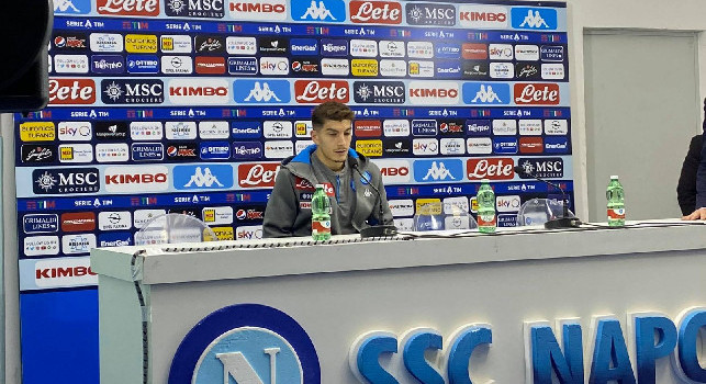 Di Lorenzo in conferenza: Gol al San Paolo, che emozione! La cosa importante sono i 3 punti, ora pensiamo alla coppa Italia. Cori? Brutto sentirli [VIDEO]