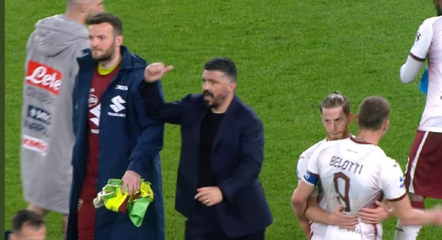 Andate sotto la curva, il grande gesto di Gattuso a fine Napoli-Torino 2-1: Ringhio rianima il San Paolo! [FOTO]