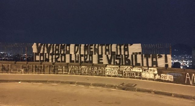 Protesta contro il film 'Ultras', in più parti di Napoli spuntano scritte e striscioni contro la pellicola [FOTOGALLERY]