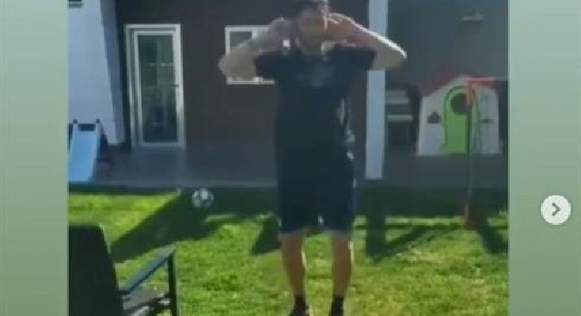 Manolas prosegue il suo allenamento in giardino a casa sua [VIDEO]