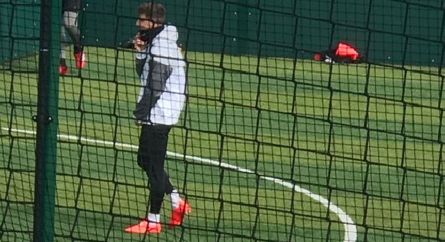 Daily Mirror - Chelsea in quarantena: Mount non rispetta le regole e decide di giocare a calcetto! [FOTO]