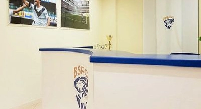 Coronavirus, due tesserate Brescia calcio contagiate: lavoravano nel club, chiusa e sanificata la sede