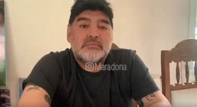 Splendido gesto di Maradona: Disposto a tagliarmi lo stipendio per aiutare colleghi in difficoltà