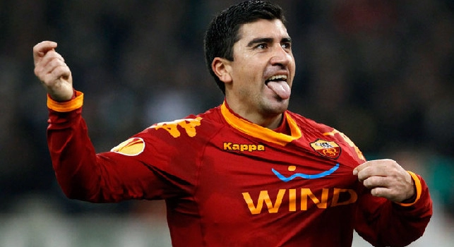 Pizarro nello staff del Napoli? Ne ha discusso con Spalletti, ma per problemi familiari potrebbe non dare la sua disponibilit&agrave;