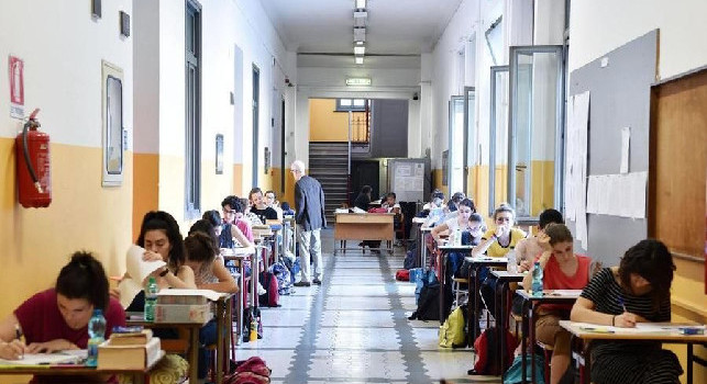 Emergenza Coronavirus, novità sull'esame di maturità: prova orale in classe e non online
