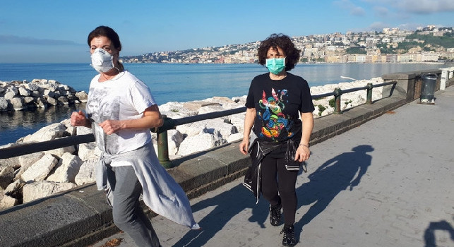 Coronavirus - Via libera al jogging in Campania, stamattina in molti sul lungomare a Napoli [FOTO]