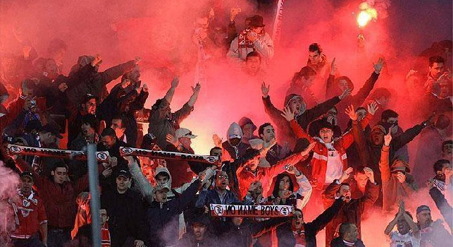 Saluti romani, cori inneggianti a Mussolini e Hitler: gli ultrà di destra contro il governo il 6 giugno a Roma
