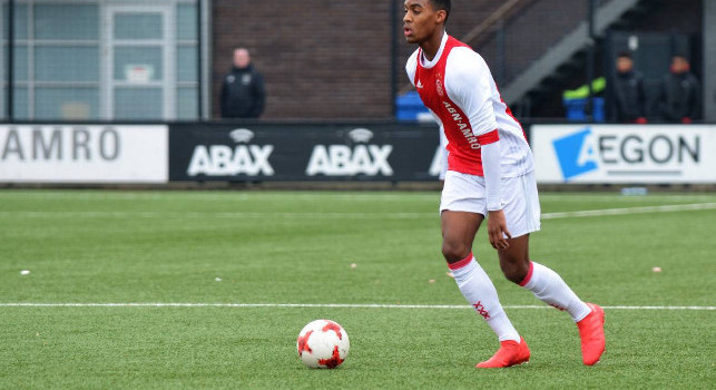 Giovani talenti nel mondo - I classe 02 più forti: dal già famoso Gravenberch al 'Pibe de Oro' della Thailandia. Al PSV c'è Ihattaren, il vice Callejon perfetto. L'elenco completo [GRAFICI]