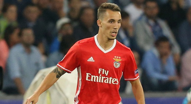 Benfica, grave infortunio per Grimaldo: stagione finita, era nel mirino di Napoli e Juve