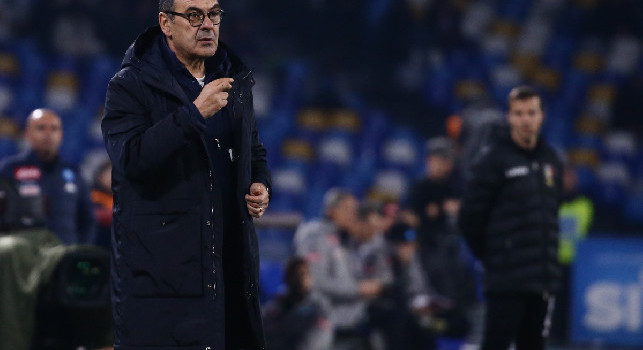 Il Mattino - E' un traditore! Sorriso che nasconde fastidio di Sarri, non replicherà! Ecco cosa diceva negli ultimi mesi di Napoli