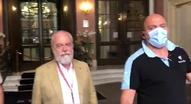 Napoli-Juventus, De Laurentiis lascia l'hotel St. Regis senza rilasciare dichiarazioni [VIDEO]