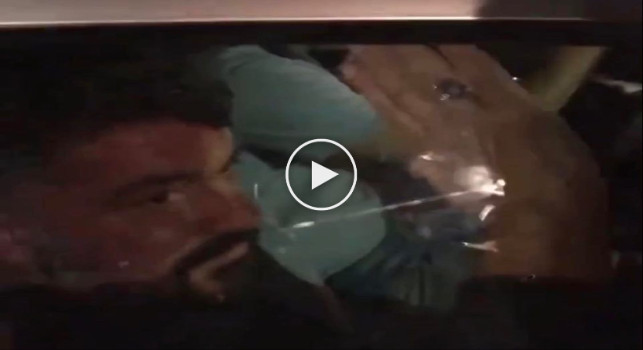 Mister! Festa ad Afragola, Gattuso resta serio e si porta la coppa: i tifosi la 'accarezzano' dal finestrino! [VIDEO]