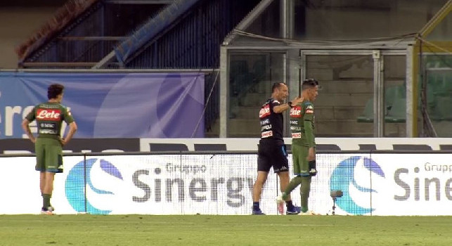Callejon e Mario Rui si allenano al Bentegodi dopo il fischio finale [FOTO]