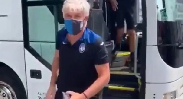 Ve la giocate o gliela regalate come al solito? Svelato cosa &egrave; successo tra Gasperini, lo staff ed il tifoso del Napoli [VIDEO]