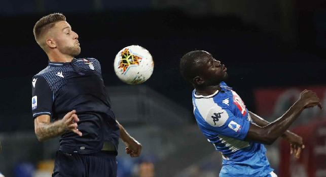 Lazio, da anti-Juve a... gufo: tifa contro Napoli e Roma per la Champions