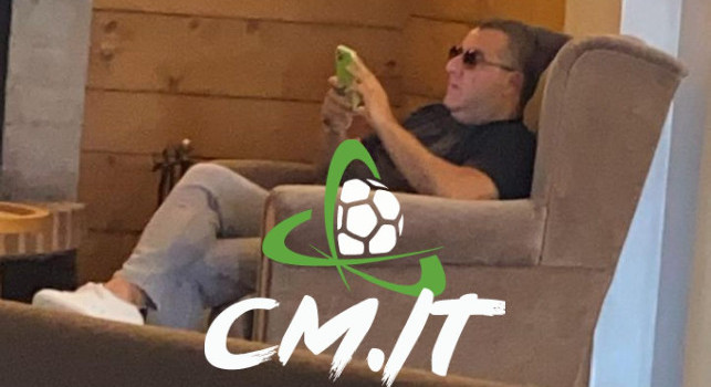 Cm.it - Raiola arrivato nel ritiro del Napoli, si parlerà di Bernardeschi. La Juve offre anche Douglas Costa per Milik [FOTO]