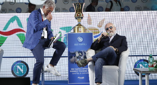 De Laurentiis: Calendario positivo, finalmente hanno utilizzato un principio logico! Juve alla terza giornata? Li abbiamo battuti in Coppa. Sarà un Napoli Osimehniano, ai calciatori ho tolto il salmone..
