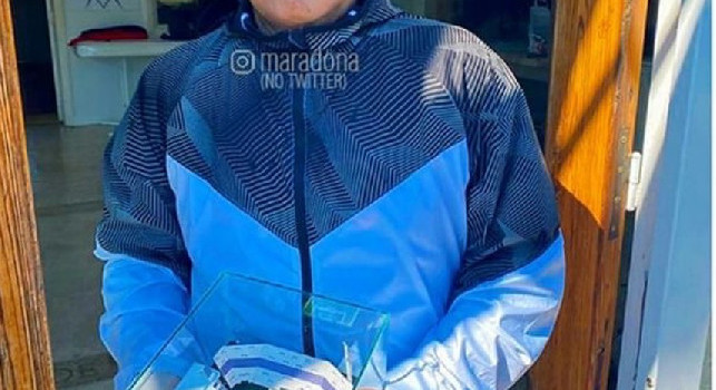 Maradona: Grazie Gimnasia, grazie ai vostri incredibili sostenitori, grazie per avermi fatto sentire uno di voi
