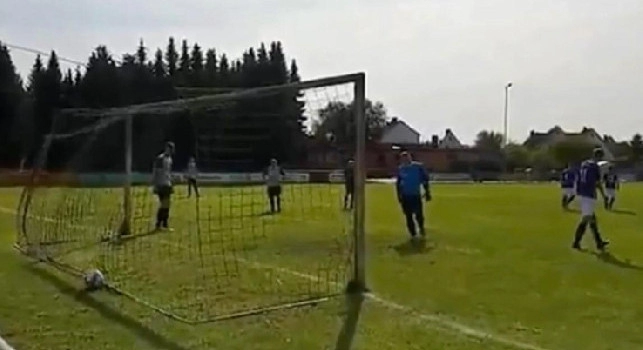 Squadra tedesca gioca con distanziamento sociale: sconfitta 37-0!