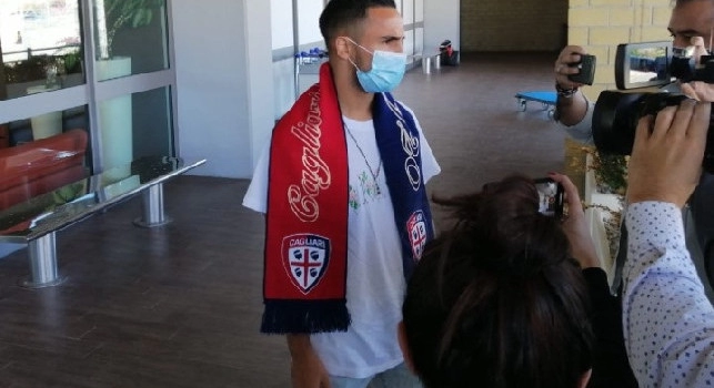 Ounas è arrivato a Cagliari: Sono molto contento e carico per questa nuova avventura! Rog? Mi ha detto che ci sono le possibilità per fare bene [FOTO]
