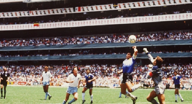 Senza Maradona nessuno ti conoscerebbe!: Gascoigne zittisce Shilton dopo le parole su Diego