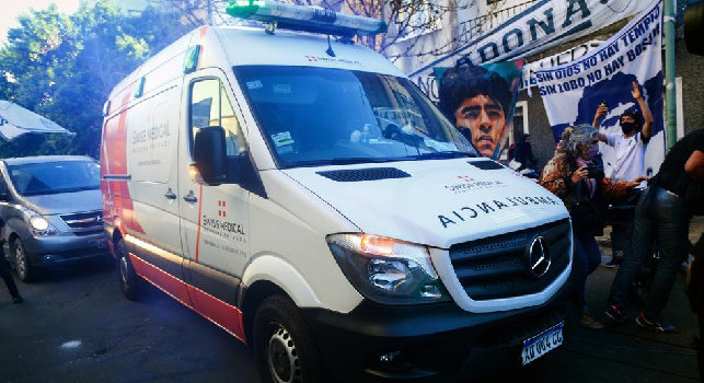 Morte Maradona, 9 ambulanze inviate nella casa affittata a Tigre! Per un'ora hanno tentato di rianimarlo, ma era debole: colpa dello stato depressivo