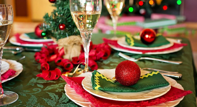 Natale 2020, pronto il piano anti-Covid: raduni familiari limitati, possibili divieti di spostamenti tra regioni