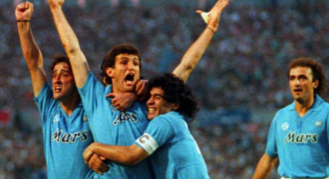 Maradona, le sue maglie all'asta a Torino: questo il valore dei cimeli di Diego