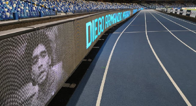 Maxischermo e tabelloni pubblicitari per omaggiare Maradona: il San Paolo è pronto! [FOTO ESCLUSIVE]