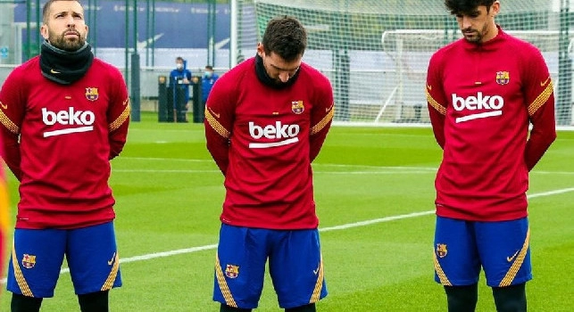 Messi piange maradona