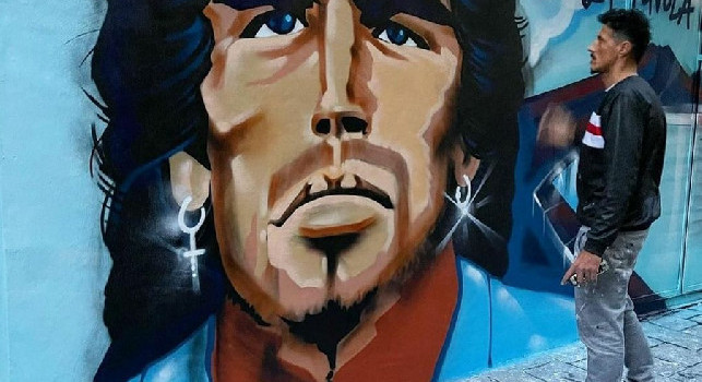 RaffoArt omaggia Diego Armando Maradona: ecco il murales nel Rione Sanità [FOTO]