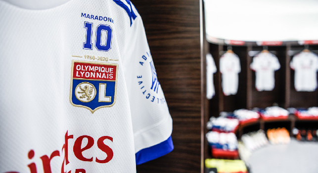 Omaggio a Diego Maradona, il Lione scende in campo con una patch sulla maglia [FOTO]