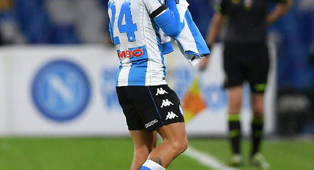 Napoli-Roma 1-0, punizione splendida di Insigne: il capitano corre verso la panchina, dedica a Maradona [FOTO]