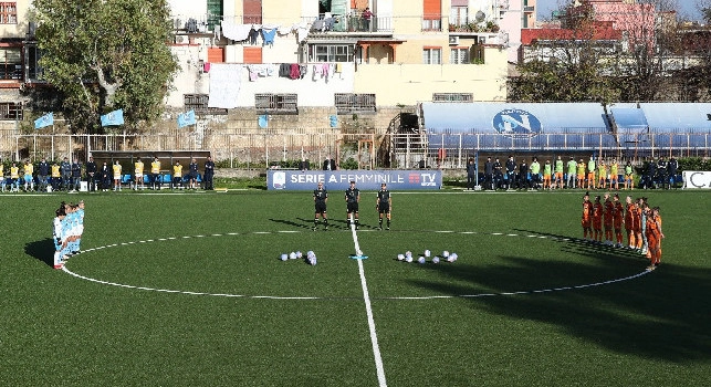 Anche il calcio femminile omaggia Maradona: un 10 con i palloni prima di Napoli-Juventus [FOTO]