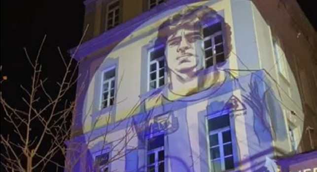 Splendido omaggio di Poppella a Maradona: fuochi d'artificio ed immagine di Diego proiettata su un palazzo [VIDEO]