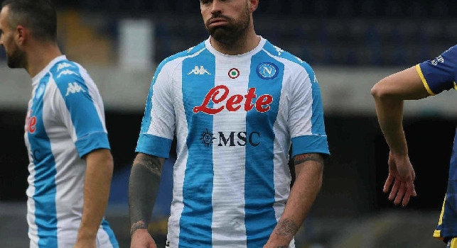 Nuovo tatuaggio per Petagna: un super eroe sulla schiena [FOTO]
