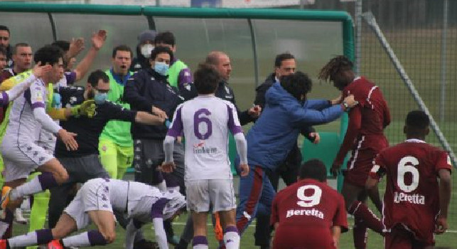 Rissa Torino-Fiorentina Primavera, Karamoko perde la testa: volano pugni, tre espulsi [VIDEO]