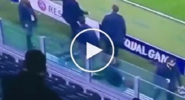Juventus, Nedved furioso dopo l'ennesima eliminazione in Champions: calcio rabbioso ad un cartellone pubblicitario [VIDEO]