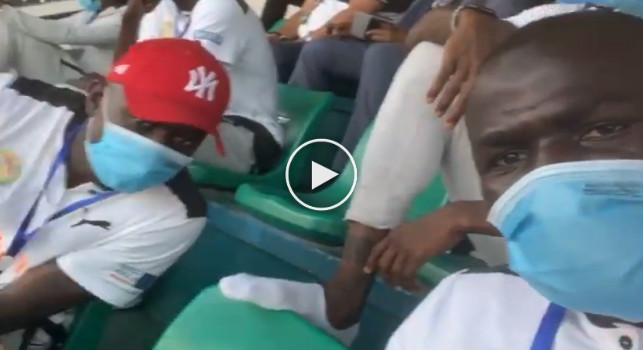 Forza Senegal, Koulibaly carica i suoi dagli spalti contro il Congo [VIDEO]