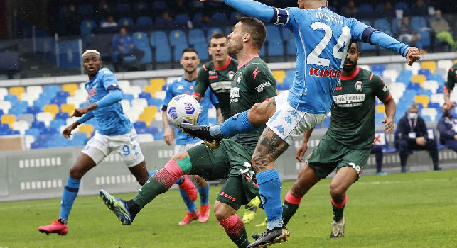 L'assist più bello mai visto allo stadio Maradona: Insigne come Di Canio, 21 anni dopo