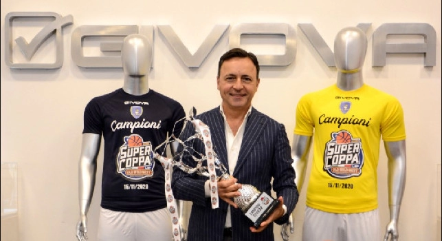 Givova nuovo sponsor tecnico Napoli? TuttoSport: contratto 5 anni, cifre superiori ai competitor. Bocciata proroga annuale a Kappa