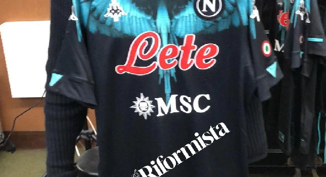 Il Riformista - Spuntano 2 maglie con fantasia Marcelo Burlon del Napoli, una &egrave; per Maradona? [FOTO]